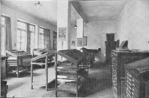 Talleres de la Imprenta hacia 1920. Sala de composición del Boletín Oficial de la Provincia