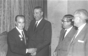 D. José Luís Fernández Fontecha , Medalla de Oro de Honor y Gratitud en 1965.