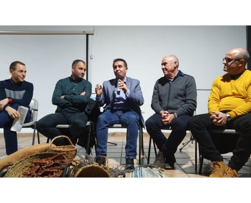 Santiago Caba&ntilde;ero reivindica el compromiso de la Diputaci&oacute;n con el mundo rural en la presentaci&oacute;n de &lsquo;Viejos caminos, viejas historias&rsquo; en  ...
