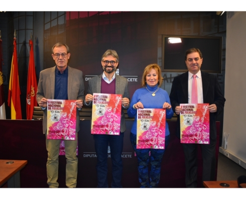 El V Festival Nacional de Folclore El Trillo entona sus primeros compases en la Diputaci&oacute;n Provincial