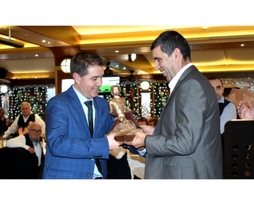 Caba&ntilde;ero lleva a Barcelona todo el cari&ntilde;o de la provincia de Albacete para recoger en su nombre el Premio &lsquo;Quijote 2019&rsquo;