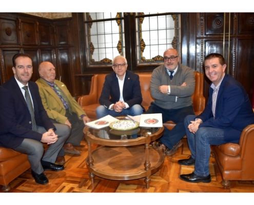 El presidente de la Diputaci&oacute;n Provincial se re&uacute;ne con una representaci&oacute;n albacete&ntilde;a de la Academia de Gastronom&iacute;a de C-LM