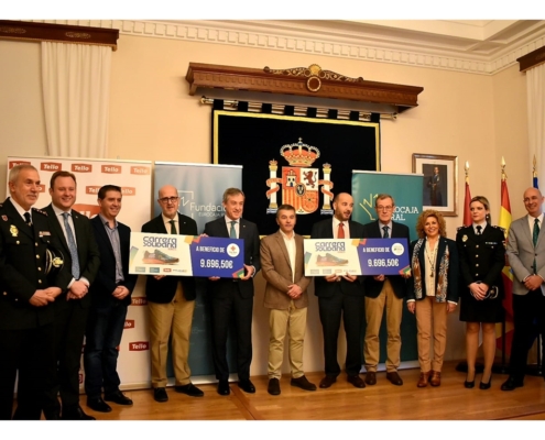 Cabañero acompaña a la Fundación Eurocaja Rural, la Policía Nacional y Tello Alimentación en la entrega de un ‘cheque solidario’ a Aspron ...