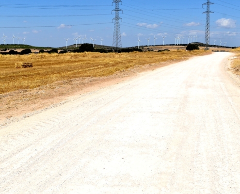 Imagen de uno de los caminos rurales mejorados en Higueruela merced al Convenio entre la Diputación y la JCCM