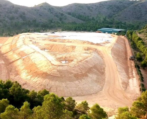 Vista aérea del sellado del vertedero anexo al CTRU de Hellín