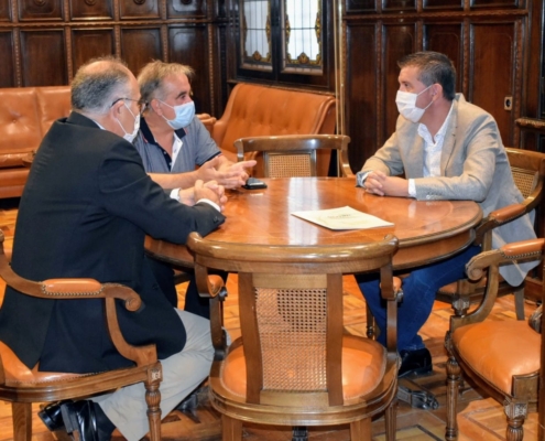 Cabañero, Teruel y Valcárcel en el despacho presidencial durante la reunión de trabajo