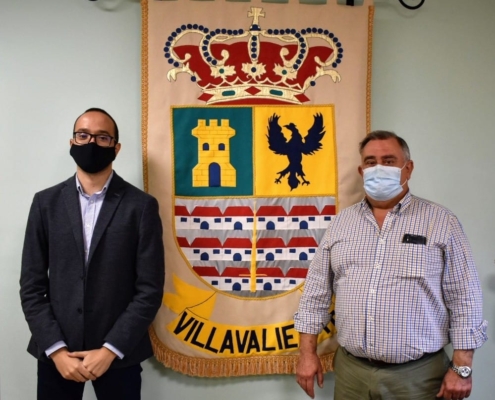 Fran Valera y Luis Miguel Gil en el Ayuntamiento de Villavaliente