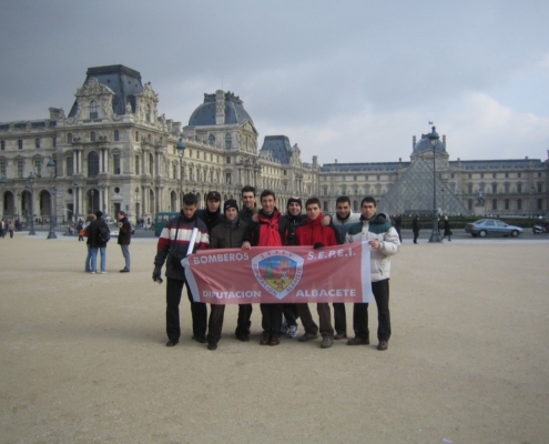 Bomberos del S.E.P.E.I. en la media Maraton de París para Bomberos