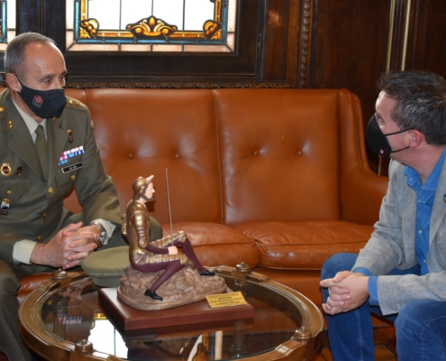 Presidente de la Diputación de Albacete recibe al Coronel De Cea y a su sucesor en la Subdelegación de Defensa (de la Torre)