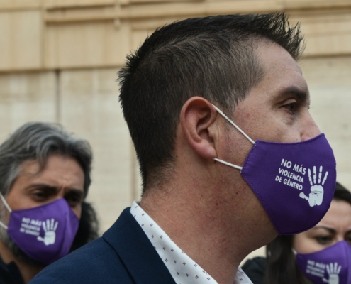 Primerísimo primer plano del presidente de la Diputación, Santi Cabañero, durante su intervencion en el acto contra la violencia que sufren las ...