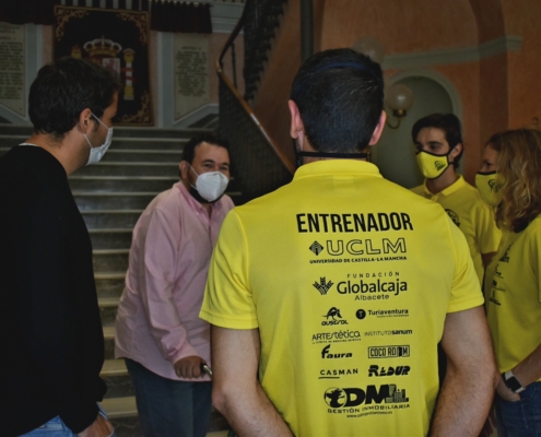 Visita de representación del Club Triatlón Albacete a la Diputación tras ascensos a Primera División de sus equipos masculino y femenino