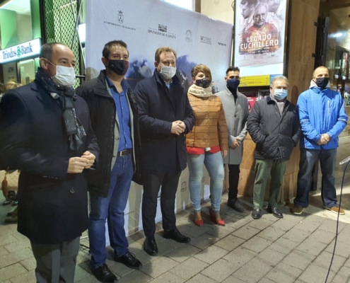 El presidente de la Diputación, Santi Cabañero, junto al alcalde y el vicealcalde de Albacete, la presidenta de Aprecu y representantes del sect ...