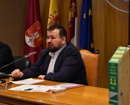 El vicepresidente, Juanra Amores, durante la rueda de prensa de presentación del proyecto Rutas deportivas Albacete