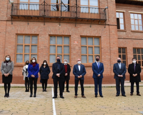 Foto de familia en patio del CEIP Alcalde Galindo de Chinchilla