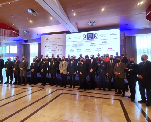 Foto de familia en los Premios San Juan de FEDA 2020, premiados, representantes institucionales y patrocinadores