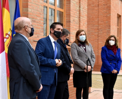 El presidente de la Diputación durante su intervención en la presentación de la rehabilitación del CEIP Alcalde Galindo