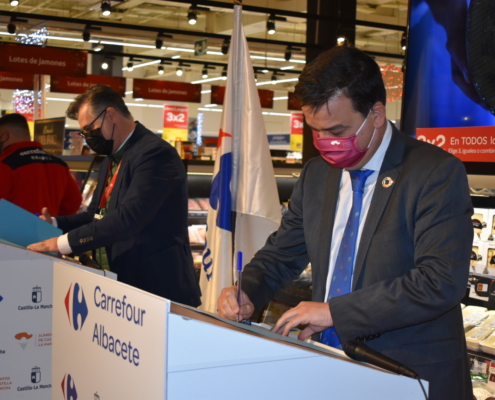 Firma del convenio para la promoción productos de CLM entre Carrefour y Consejería de Agricultura