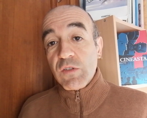 Imagen del director Eduardo Cardoso imparte el taller 'Introdocs' con el que la Diputación de Albacete acerca los documentales a los centros educ ...