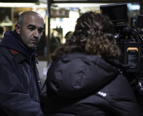Imagen del director Eduardo Cardoso durante uno de sus rodajes