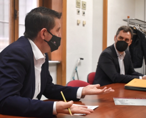 Santi Cabañero y Francho Tierraseca durante el encuentro entre representantes de la Diputación de Albacete y la Delegación del Gobierno en C-LM