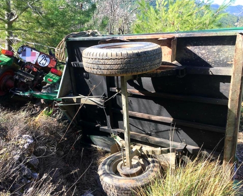 Imagen del accidente de tractor con victima mortal ocurrido este jueves en la pedanía Marchana (de Yeste)