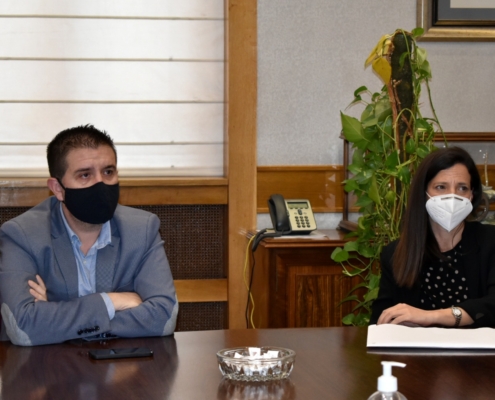 El presidente de la Diputación (santi Cabañero) y la diputada de Turismo (Raquel Ruiz), durante la reunión celebrada entre representantes de la ...