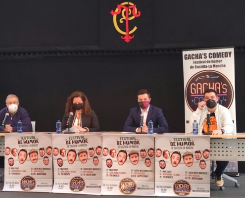 El diputado provincial de Cultura, Miguel Zamora, en rueda de prensa para la presentación de la nueva edición de Gachas Comedy, junto al codirec ...
