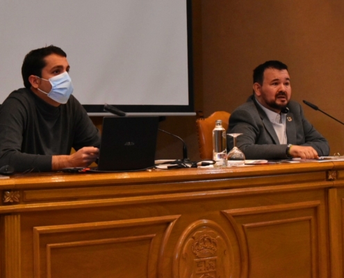 El vicepresidente de la Diputación, Juanra Amores, y el diputado de Deportes, Dani Sancha, durante la presentación del Plan de Formación Deportiva.