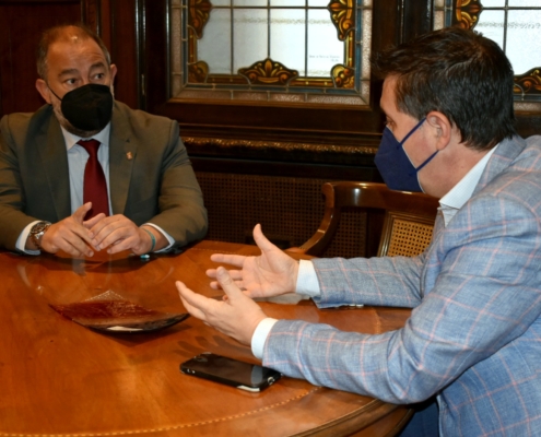 Primera reunión oficial entre el presidente de la Diputación de Albacete, Santi Cabañero, y el nuevo rector de la UCLM, Julián Garde, en el Pa ...