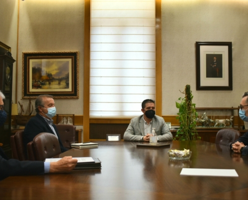 Imagen de la reunión mantenida entre el presidente de la Diputación de Albacete y la Federación de Golf de C-LM