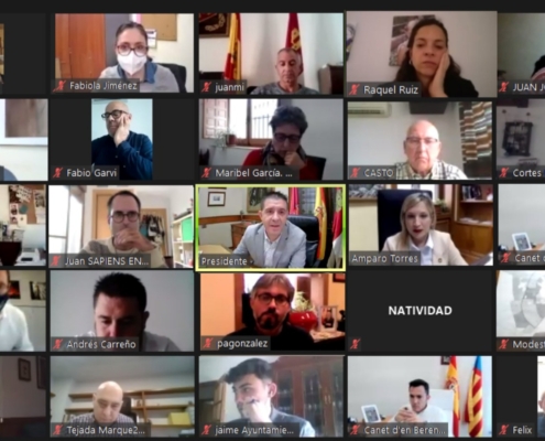 Imagen de una de las videopantallas de la Webinar organizada por la Diputación de Albacete para informar a los Ayuntamientos sobre las Comunidade ...