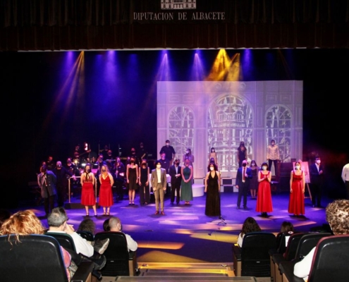 Escenario del Teatro de La Paz durante el espectáculo musical 'Melodías de Broadway en concierto'