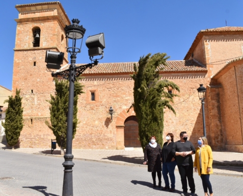 La vicepresidenta de la Diputación, Amparo Torres, supervisa, acompañada por el alcalde de Balazote, Mateo Simarro y otras responsables del Equi ...