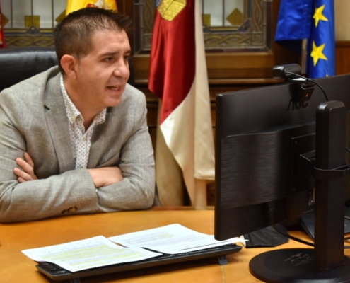 Presidente de la Diputación de Albacete, Santi Cabañero, durante la Webinar organizada por la institución para informar a los Ayuntamientos sob ...