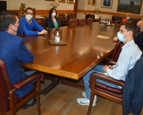 Recibimiento en la Diputación de Albacete al único alumno de la provincia finalista de la Olimpiada de la Física