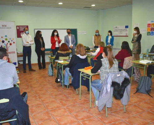 Un momento de la visita de Cabañero y Valera al alumnado del Dipualba Protege que se celebra en Barrax