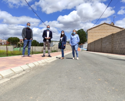 El vicepresidente, Fran Valera, visita algunas de las mejoras realizadas por la Diputación de Albacete en Elche de la Sierra