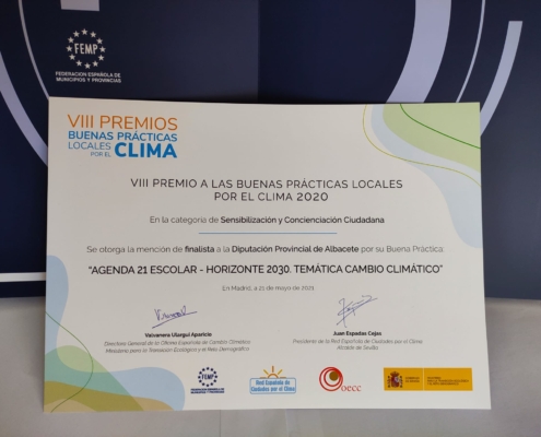 Diploma acreditativo en el que se reconoce a la Diputación como finalista del VIII Premio a las Buenas Prácticas Locales por el Clima 2020