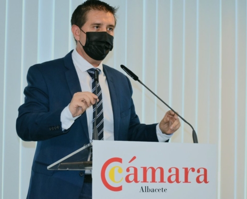 El presidente de la Diputación, Santi Cabañero, durante el acto de inauguración oficial de la nueva sede de la Cámara de Comercio de Albacete