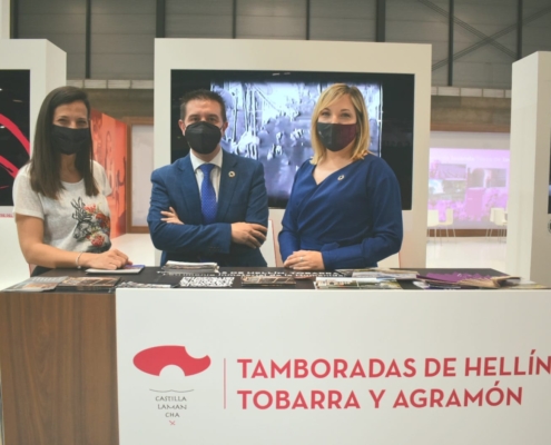 El presidente de la Diputación, Santi Cabañero, junto a la vicepresidenta, Amparo Torres, y la diputada de Turismo, Raquel Ruiz