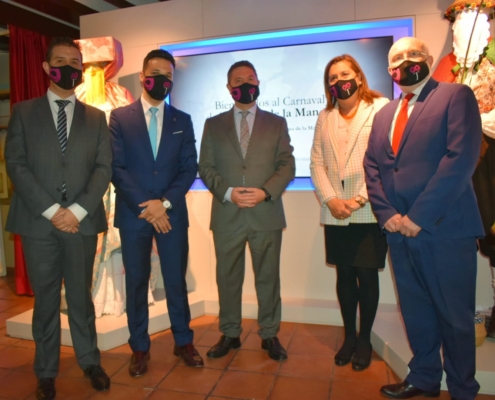 Foto de Familia de la inauguración del Centro de Interpretación Local y del Carnaval de Tarazona de la Mancha