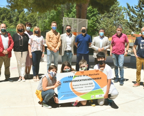 'Foto de familia' del Premio Agenda 21 Escolar-Horizonte 2030 al CRA 'Pinares de La Manchuela'