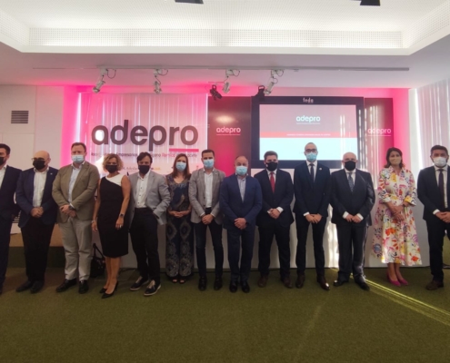 Foto de familia de la Asamblea General de la Asociación de Empresarios del Polígono de Romica, ADEPRO