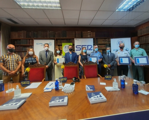 'Foto de grupo' en el programa de radio especial con motivo del Día de la Justicia Gratuita y Turno de Oficio en la sede del Colegio de la Abogac ...