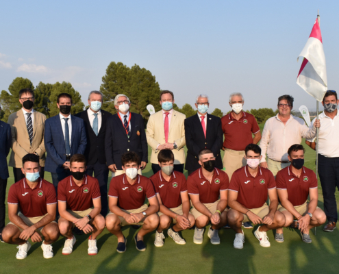 Foto de grupo en la apertura del Campeonato de España de Federaciones Autonómicas masculino absoluto de golf