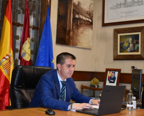 Imagen del presidente de la Diputación de Albacete, Santi Cabañero, durante el Pleno telemático correspondiente a junio en la institución prov ...