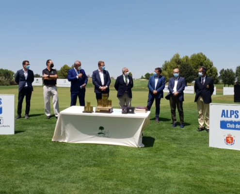 El diputado Francisco García en la entrega de trofeos del torneo de golf Alps de las Castillas