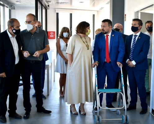 El presidente de la Diputación, Santi Cabañero, junto al alcalde de La Roda (el también vicepresidente provincial), Juanra Amores y a la consej ...