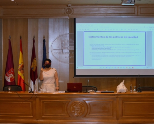 Laura Seara imparte en la Diputación de Albacete jornadas formativas sobre igualdad de genero dirigidas a cargos públicos y profesionales