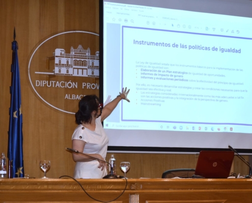 Laura Seara imparte en la Diputación de Albacete jornadas formativas sobre igualdad de genero dirigidas a cargos públicos y profesionales